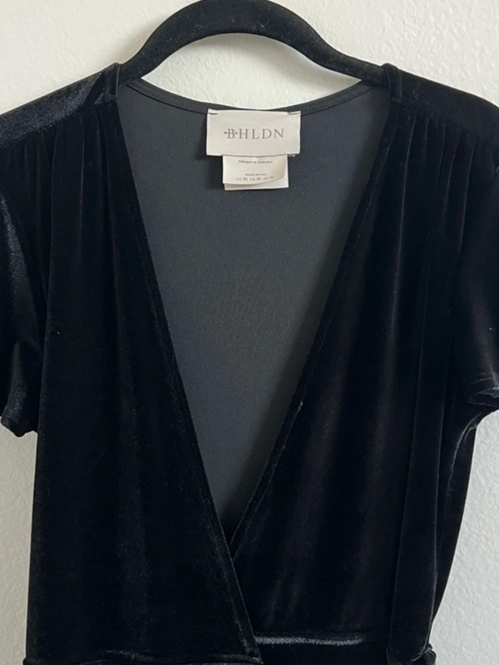 BHLDN | Anthropologie Black Velvet V-Neck Wrap Midi Short Sleeve Dress - Size XS - Picture 4 of 9